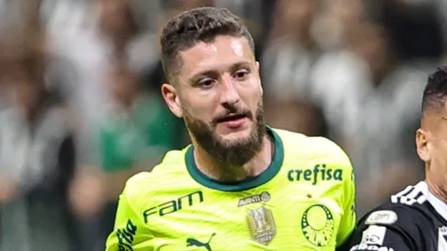 Zé Rafael, jogador do Palmeiras, durante partida no estadio Arena MRV pelo Campeonato Brasileiro