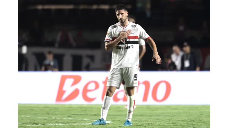 SP - SAO PAULO - 05/02/2025 - PAULISTA 2025, SAO PAULO X MIRASSOL - Calleri jogador do Sao Paulo comemora seu gol durante partida contra o Mirassol no estadio Morumbi pelo campeonato Paulista 2025. Foto: Marcello Zambrana/AGIF