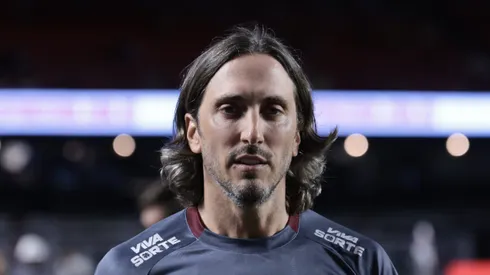 Zubeldía recebeu críticas dos torcedores do São Paulo. Foto: Marcello Zambrana/AGIF