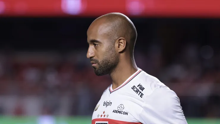 SP - SAO PAULO - 05/02/2025 - PAULISTA 2025, SAO PAULO X MIRASSOL - Lucas Moura jogador do Sao Paulo durante partida contra o Mirassol no estadio Morumbi pelo campeonato Paulista 2025. Foto: Marcello Zambrana/AGIF