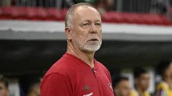 Mano Menezes, técnico do Fluminense, durante partida contra o Vasco no estadio Mane Garrincha pelo campeonato Carioca 2025. Foto: Mateus Bonomi/AGIF