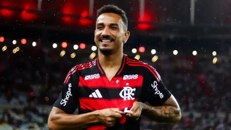 Danilo fez sua primeira partida como titular no Flamengo. Foto: Divulgação/Flamengo