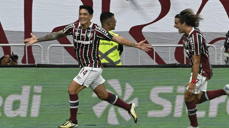 Germán Cano comemorando o gol da vitória. Foto: Mateus Bonomi/AGIF