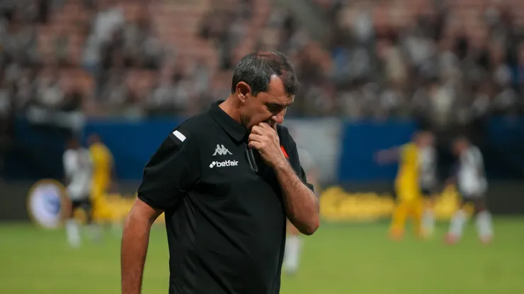 Carille técnico do Vasco durante partida contra o Madureira no estádio Arena da Amazônia pelo campeonato Carioca 2025. Foto: Aguilar Abecassis/AGIF
