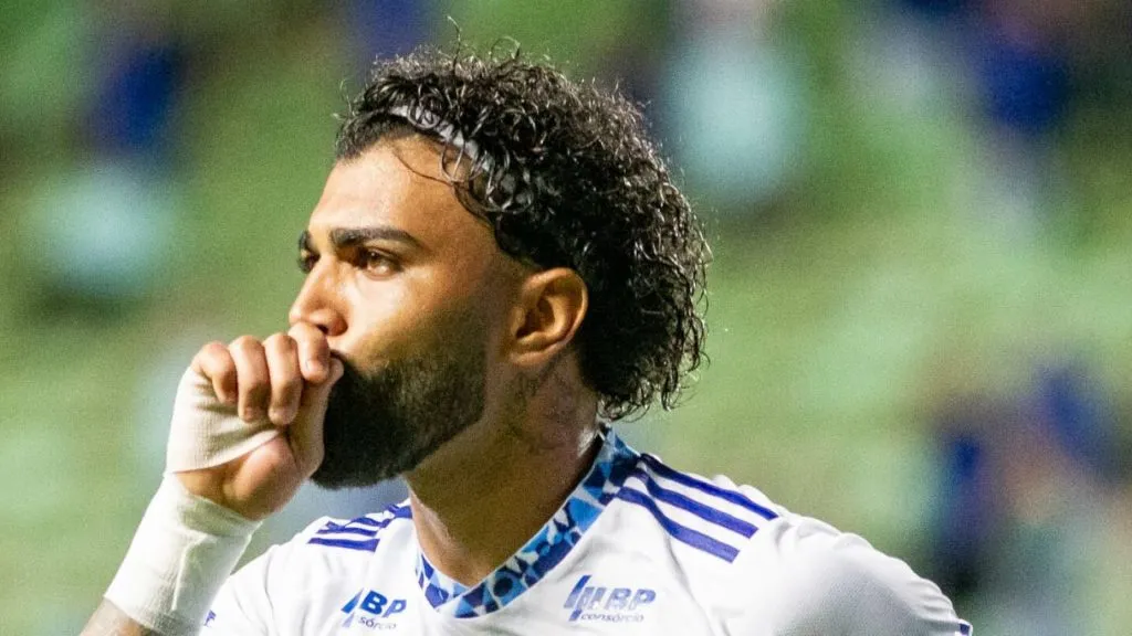 Gabigol marcou gol de pênalti – Foto: Fernando Moreno/AGIF