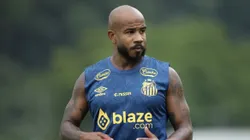 Patrick em treino do Santos Foto: Reinaldo Campos/AGIF