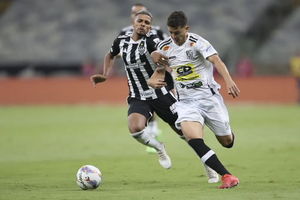 Robert em campo pelo Atlético-MG – Foto: Gilson Lobo/AGIF