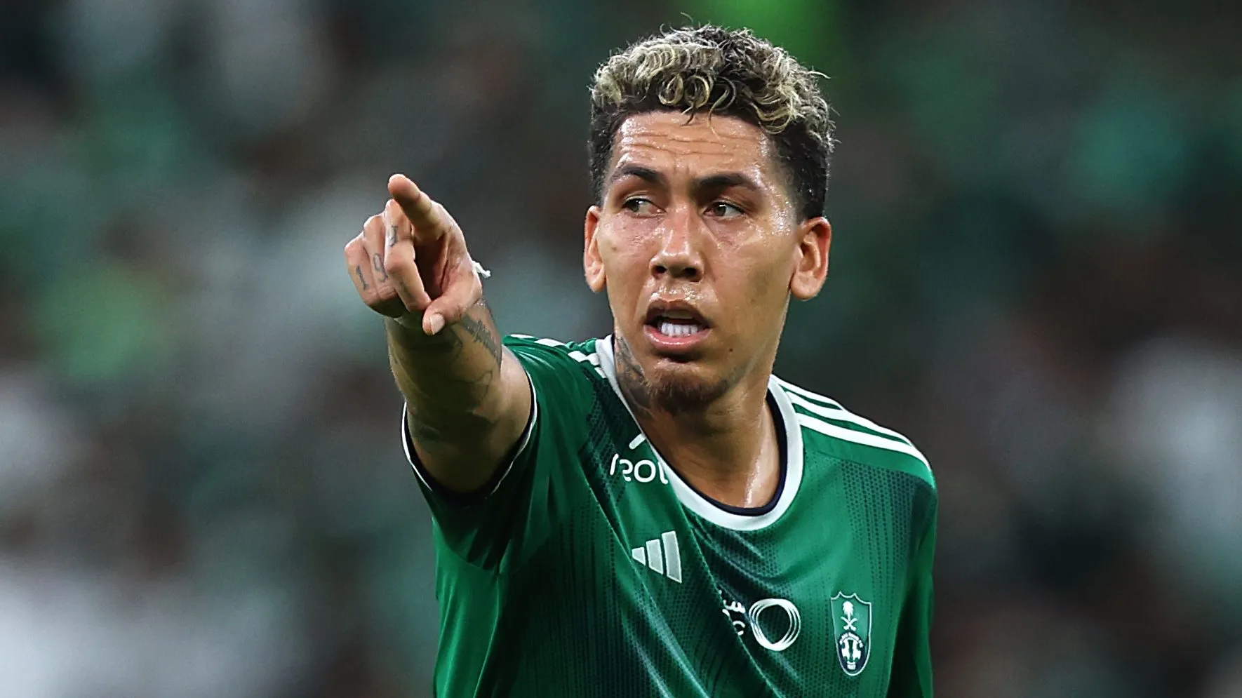 Roberto Firmino vai permanecer fora do Brasil -(Photo by Yasser Bakhsh/Getty Images).