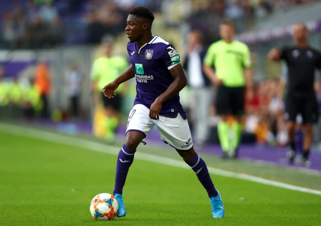 Francis Amuzu pelo Anderlecht
