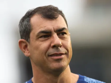 Carille é informado que o Vasco avançou para contratar Erik