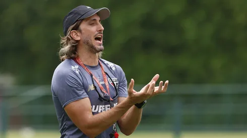 Zubeldía deseja mais um atacante no Tricolor