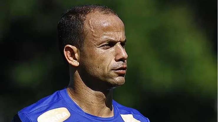 Léo agora ficará apenas responsável pela categoria de base