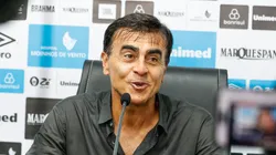 Quinteros vai disputar o seu primeiro Gre-Nal. Foto: Luiz Erbes/AGIF