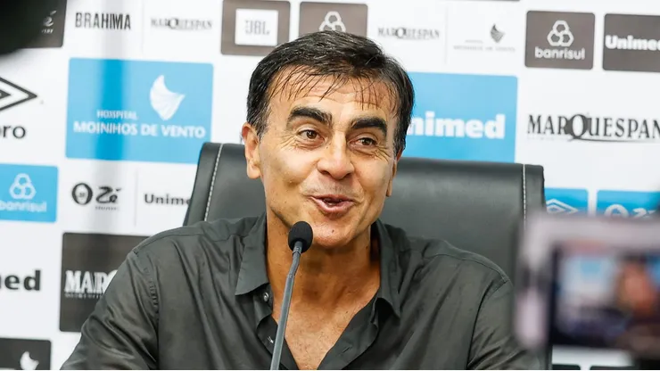 Quinteros vai disputar o seu primeiro Gre-Nal. Foto: Luiz Erbes/AGIF
