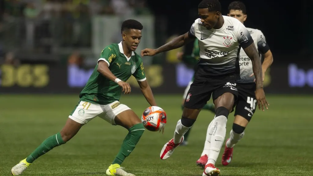 Estêvão teve atuação discreta no Dérbi - Foto: Anderson Romão/AGIF.