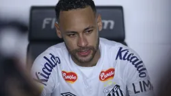 Neymar Jr. jogador do Santos durante aquecimento antes da partida contra o Botafogo-SP no estádio Vila Belmiro pelo campeonato Paulista 2025. Foto: Reinaldo Campos/AGIF