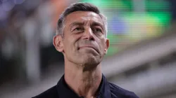 Pedro Caixinha acompanha equipe - Foto: Ettore Chiereguini/AGIF