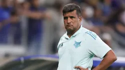 MG - BELO HORIZONTE - 02/02/2025 - MINEIRO 2025, CRUZEIRO X UBERLANDIA - Wesley Carvalho tecnico do Cruzeiro durante partida contra o Uberlandia no estadio Mineirao pelo campeonato Mineiro 2025. Foto: Gilson Lobo/AGIF