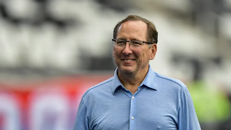 RJ - RIO DE JANEIRO - 27/08/2023 - BRASILEIRO A 2023, BOTAFOGO X BAHIA - John Textor executivo da SAF do Botafogo antes da partida contra o Bahia no estadio Engenhao pelo campeonato Brasileiro A 2023. Foto: Jorge Rodrigues/AGIF
