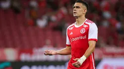 Borré jogador do Internacional durante partida contra o Avenida no estádio Beira-Rio pelo campeonato Gaúcho 2025.