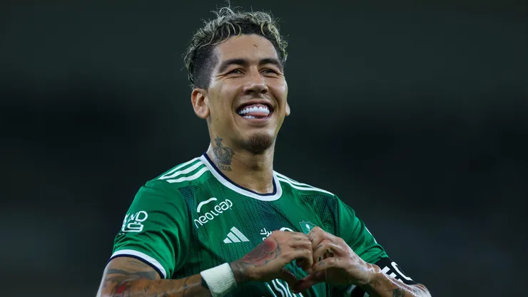 Roberto Firmino em partida do Campeonato Saudita/Photo by Yasser Bakhsh/Getty Images)