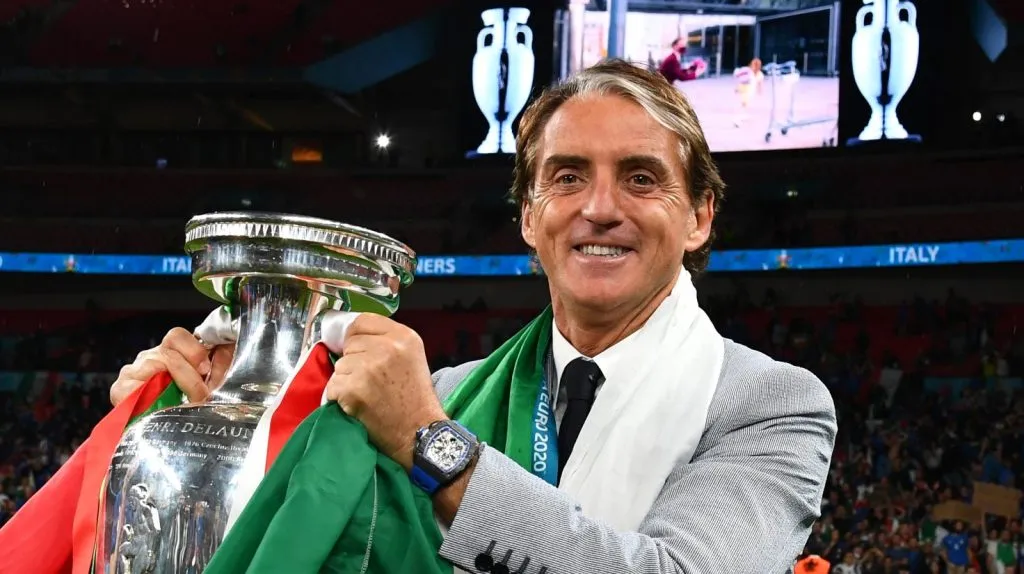 Foto: Claudio Villa/Getty Images – Roberto Mancini venceu Euro pela Azurra e Glorioso buca amarrar acordo com o italiano