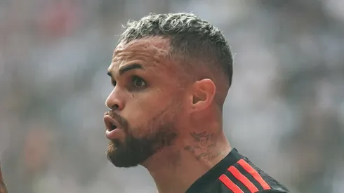 Michael não convenceu em empate contra o Flu.