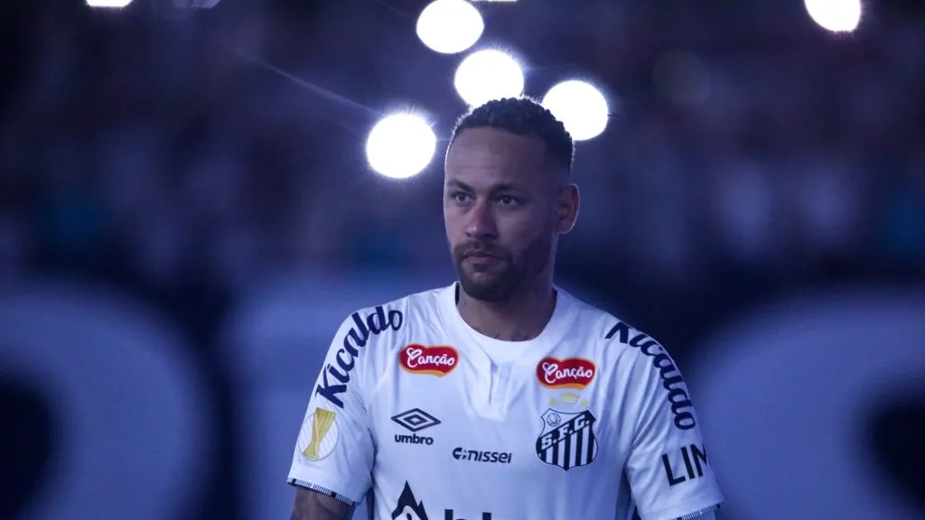 Neymar Jr. jogador do Santos durante execução do hino nacional , Reinaldo Campos/AGIF