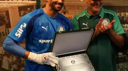 Weverton recebe placa comemorativa de Marcos, outra lenda do gol Alviverde Foto: Cesar Greco/Palmeiras/by Canon
