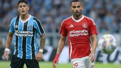 Pavon, do Grêmio, e Thiago Maia, do Inter, disputam a bola em jogada no Gre-Nal 444 Foto: Ricardo Duarte/Inter