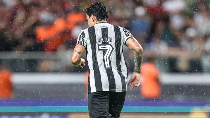 Arthur jogador do Botafogo - Foto: Fernando Torres/AGIF