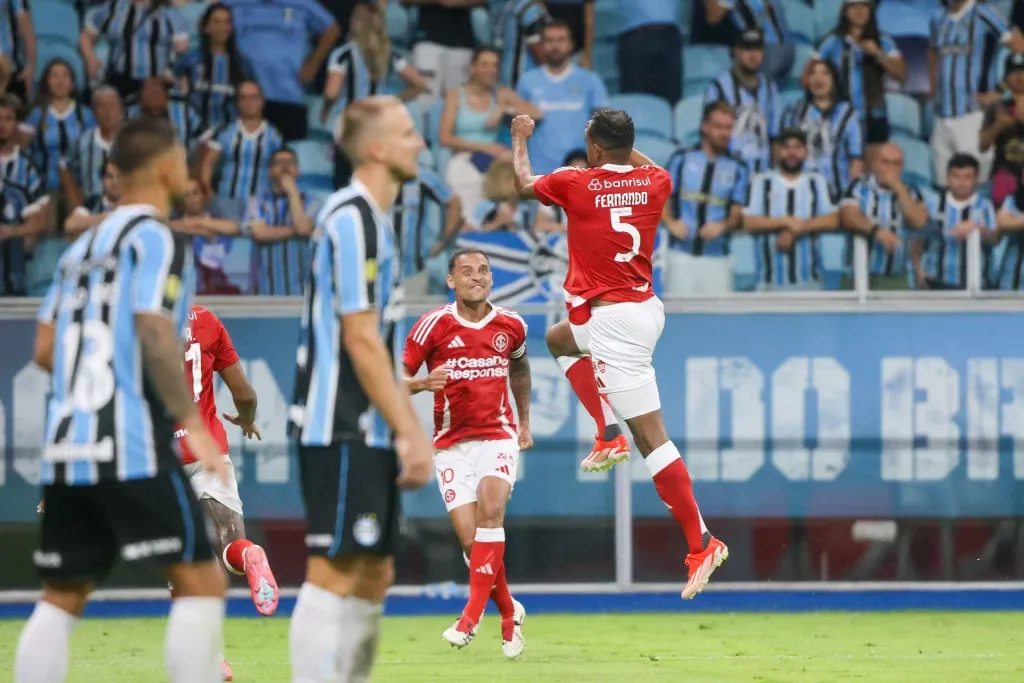 Alan Patrick no clássico contra o Grêmio. Foto: Divulgação/Internacional