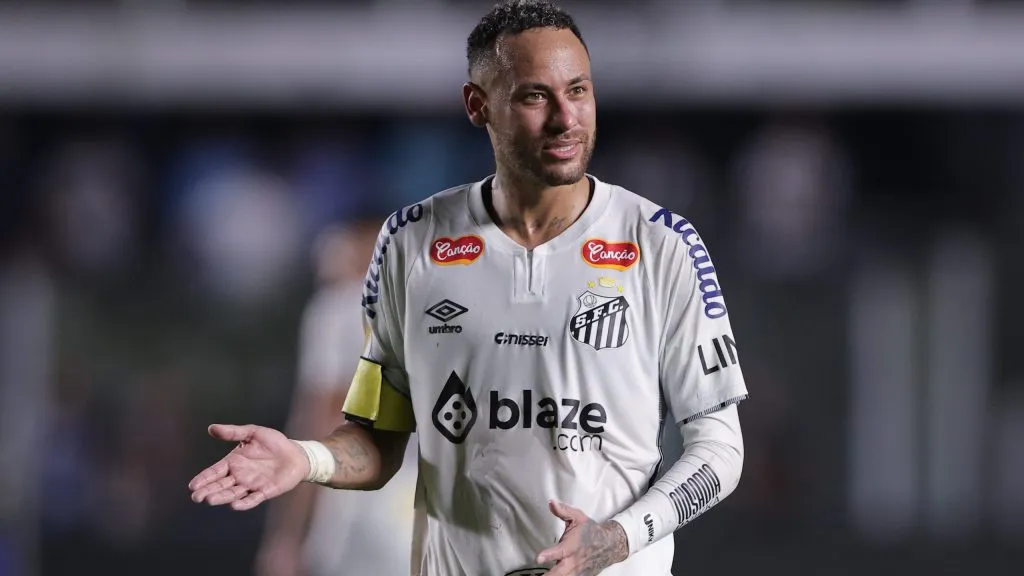 Neymar pode enfrentar o Corinthians por 90 minutos