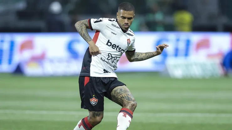 Lucas Esteves, novo reforço do Grêmio, pelo Vitória no Campeonato Brasileiro de 2024. Foto: Alexandre Schneider / Getty Images