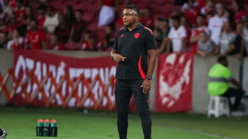 Roger Machado em partida do Colorado