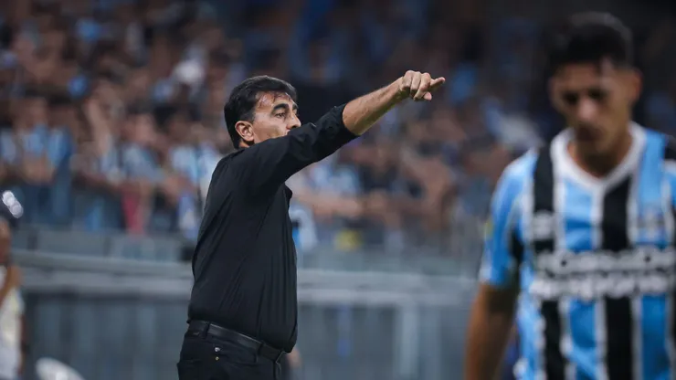 Gustavo Quinteros técnico do Gremio durante partida contra o Internacional no estadio Arena do Gremio pelo campeonato Gaucho 2025. Foto: Maxi Franzoi/AGIF