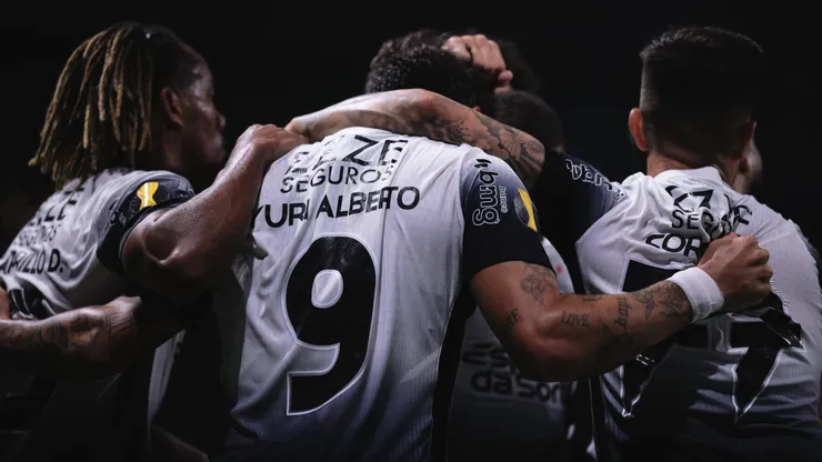 Yuri Alberto jogador do Corinthians comemora gol - Foto: Ettore Chiereguini/AGIF