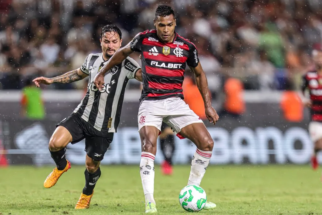 Lateral durante o clássico com o Botafogo. Foto: Fernando Torres/AGIF
