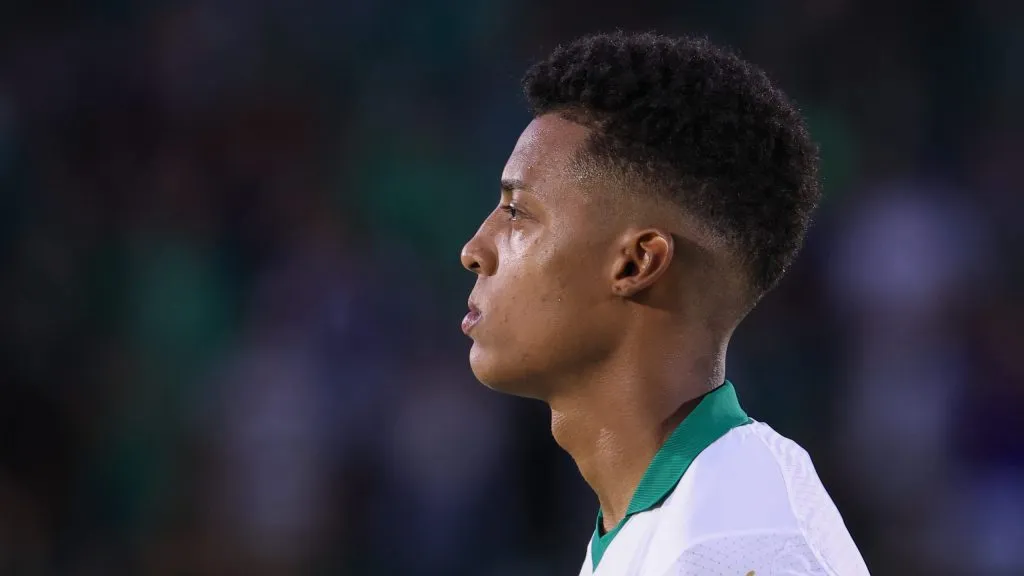 Vanderlan jogador do Palmeiras durante partida contra o Guarani no estadio Brinco de Ouro pelo campeonato Paulista 2025. Foto: Marcello Zambrana/AGIF