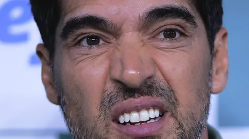 Abel Ferreira não escapa das críticas da torcida após nova atuação ruim Foto: Ettore Chiereguini/AGIF