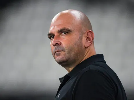 Carlos Leiria justifica mudanças e foca no clássico contra o Flamengo