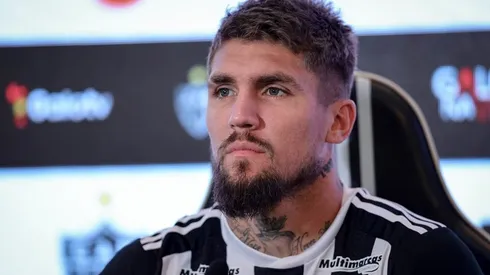 Lyanco em ação pelo Atlético-MG