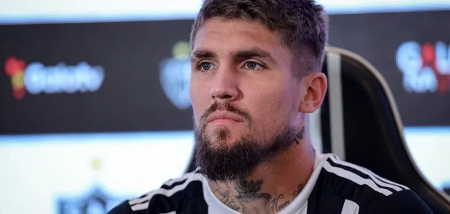 Zagueiro do Galo abre o jogo sobre bastidores polêmicos do clássico sobre o Cruzeiro. Foto: Foto: Pedro Souza/ Atlético Mineiro