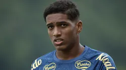 Jovem lateral tem 13 jogos com a camisa do Santos e não joga mais o Paulistão