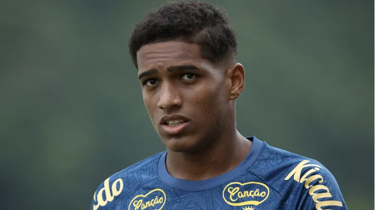 Jovem lateral tem 13 jogos com a camisa do Santos e não joga mais o Paulistão
