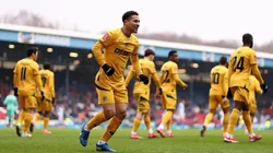 João Gomes, ex-Flamengo e atual volante do Wolverhampton, da Inglaterra leva a equipe para as oitavas da Copa da Inglaterra