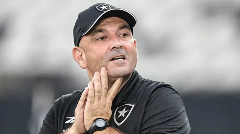 Carlos Leiria assume responsabilidade sobre desempenho abaixo do Botafogo