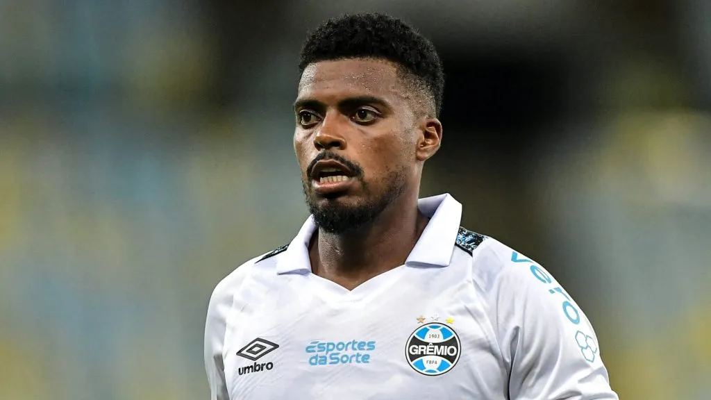 Jemerson durante partida. Foto: Thiago Ribeiro/AGIF