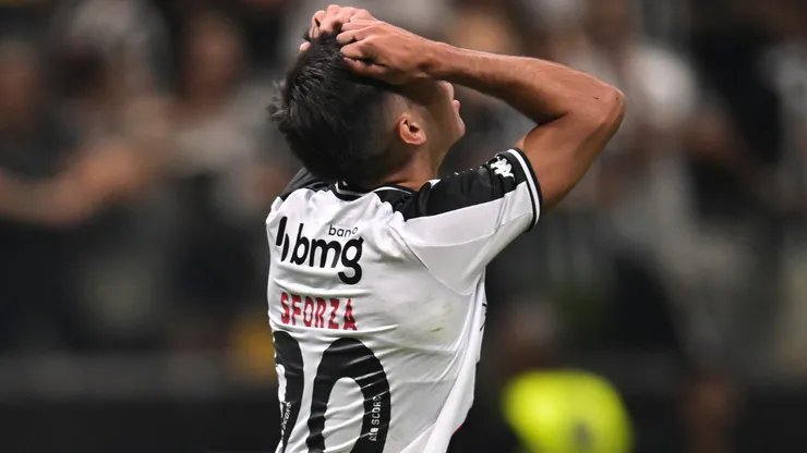 Juan Sforza, em ação pelo Vasco - Foto: Pedro Vilela/Getty Images