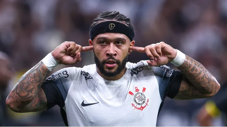 Memphis Depay será titular em Corinthians x Santos.